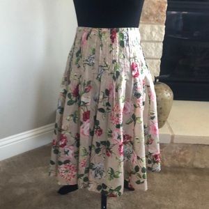 CAbi Floral Skirt Size 4 - style 866